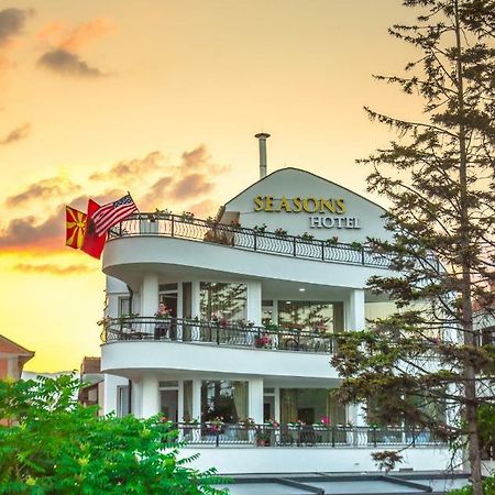 Seasons Hotel ストルガ エクステリア 写真
