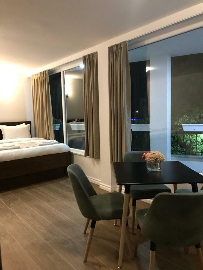 Seasons Hotel ストルガ エクステリア 写真